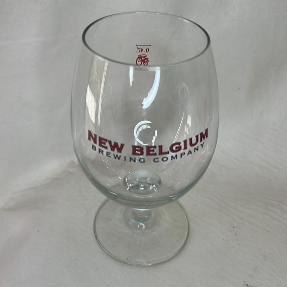 New Belgium Brewing Company 16 Oz Beer Glass 6 1/4 In Tall 2 3/4 In Round Bar